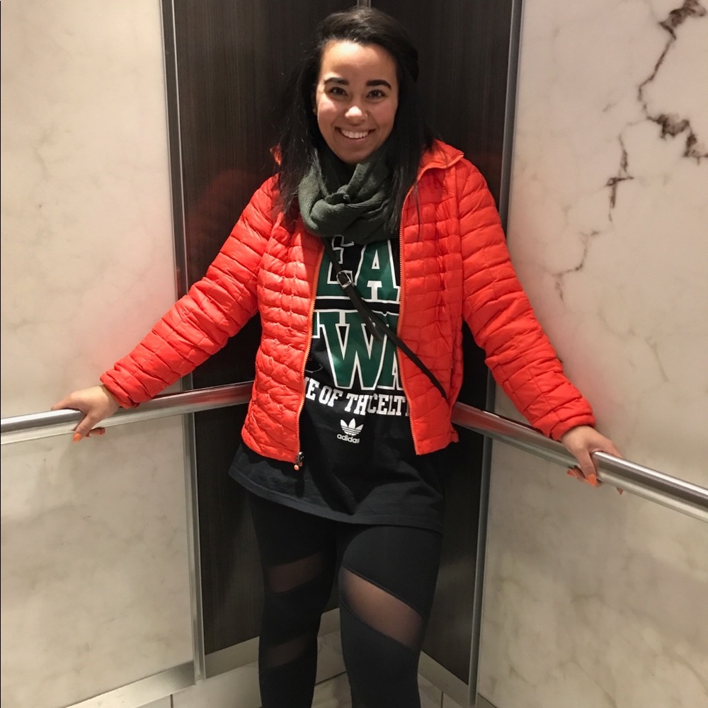 Meet your Posher, Alexis